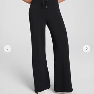 Spanx Wide Leg AirEssentials Pant Size S